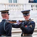 Cimitero di Arlington: Cambio della guardia e tomba di JFK