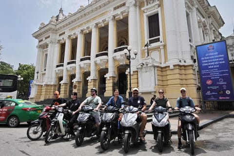 Hanoi: Vegan Street Food and Sightseeing Motorbike Tour - Image 2