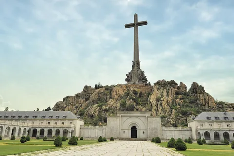 Madrid: Excursión en autocar de día completo por Toledo y El Escorial