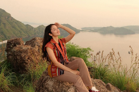 Labuan Bajo: 6 Island Komodo Speedboat Day Trip & Snorkeling