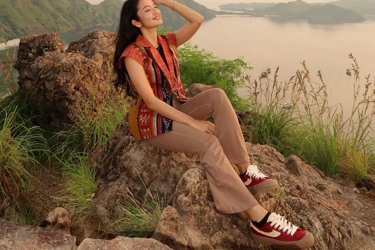 Labuan Bajo: 6 Island Komodo Speedboat Day Trip & Snorkeling