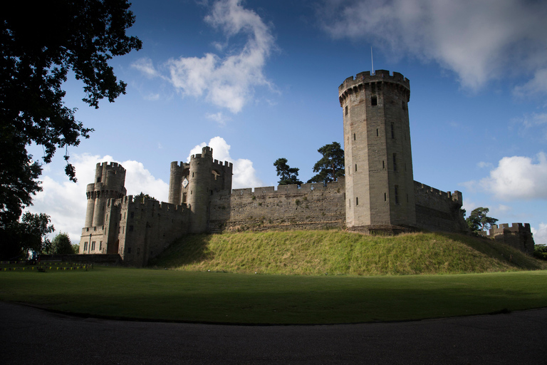 London: Oxford, Cotswolds, Stratford & Warwick Castle Tour Tour in English without Entrance