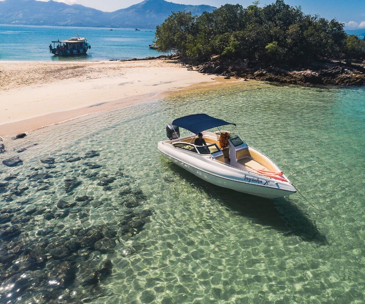 Speedboat Tour to the Paradise Islands of Angra dos Reis