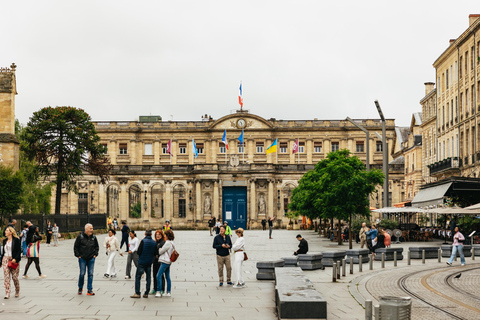 Bordeaux : Centre historique et quartier des Chartrons à véloVisite en anglais