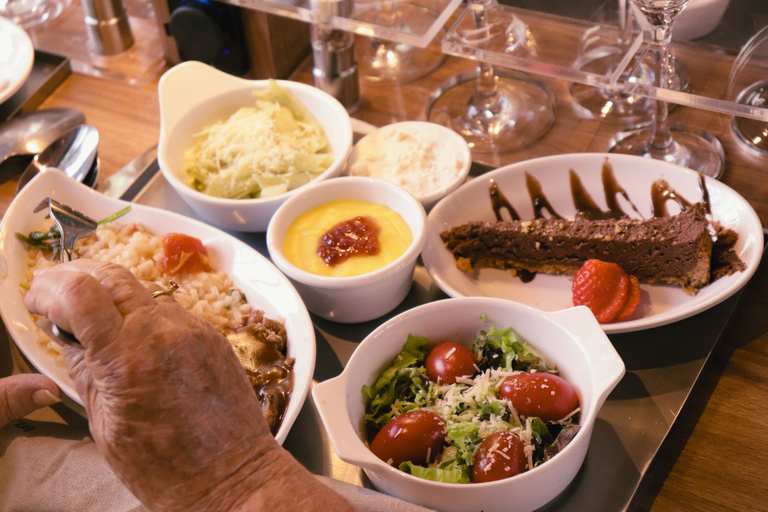 São Paulo: Premium Bus Tour with Dinner and Veggie Option