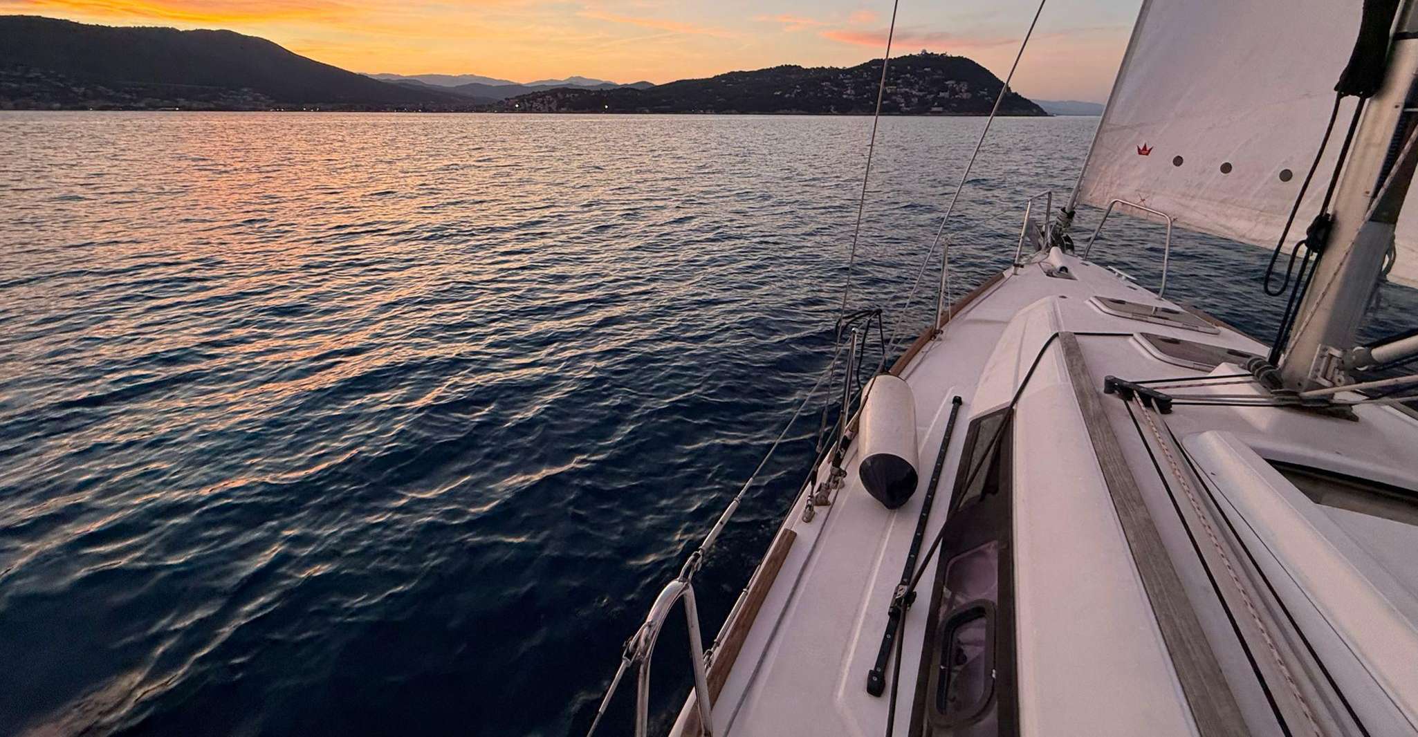 Andora: esperienza in barca a vela al tramonto