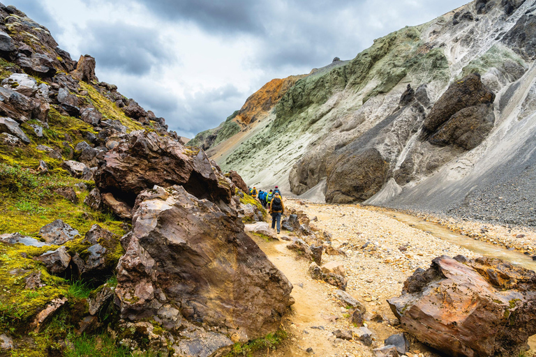 3-Day Highlands: Landmannalaugar, Emerald Ridge & Háifoss