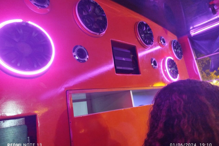 Cartagena: Party on a typical bus crossing the city