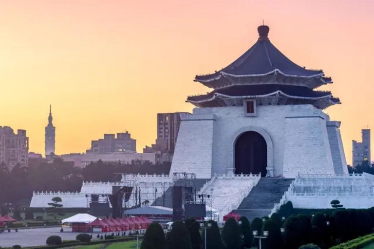 تايبيه: جولة إرشادية لآثار جمهورية الصين التاريخيةرحلة مدتها 9 ساعات {سيارة عمل ذات ثمانية مقاعد}