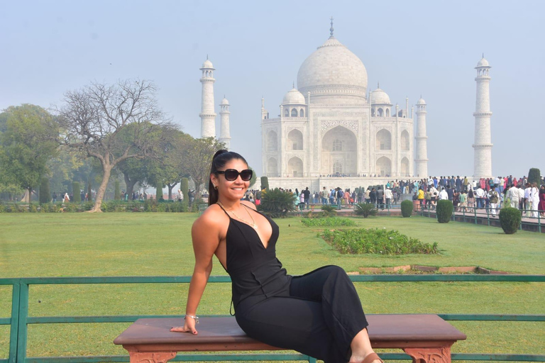 Taj Mahal Instagram Photography Tour w/ Expert Photographer Expert Guide cum Photographer and Taj Mahal Entry Tickets
