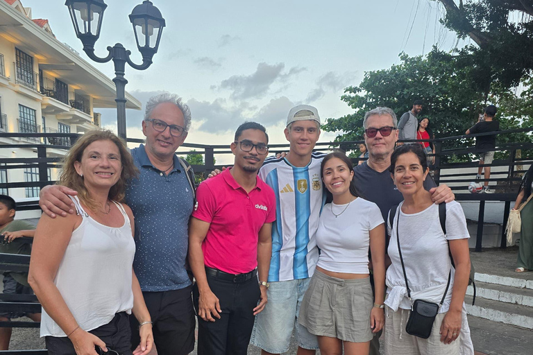 Casco Viejo Walking Tour: History, Culture & Local Tasting