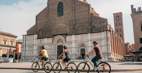 Bologna: Bike Tour of Historic Center and Secret Spots