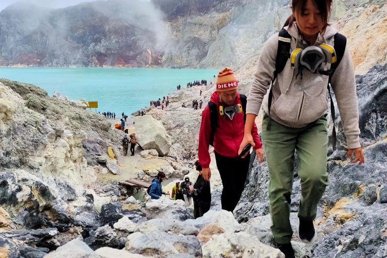 Banyuwangi : Mt Ijen, Blue Fire & Panoramic with local guide