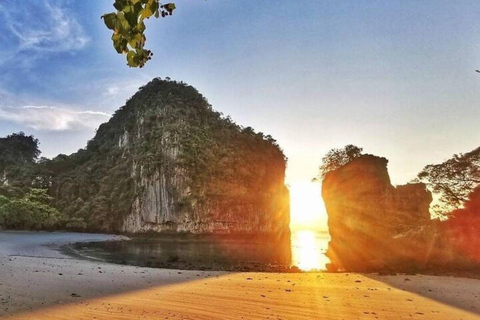 Krabi: Hong Islands Sunset Tour by Longtail Boat with BBQ
