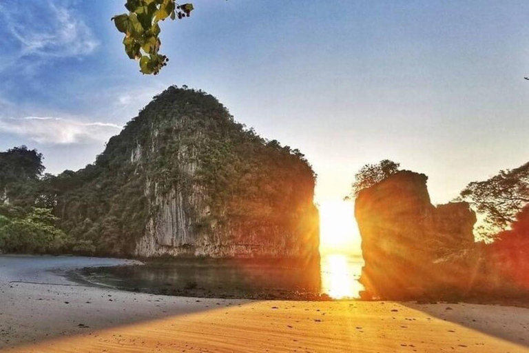 Krabi: Hong Islands Sunset Tour by Longtail Boat with BBQ