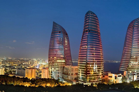 Baku: Tour noturno com as Torres das Chamas e a Praça da Bandeira