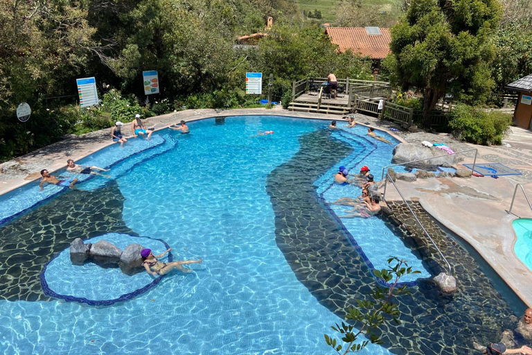 Quito: 9-Day Andes Tour with Hot Springs and Train Ride