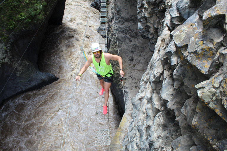 Baños: Circuito de Aventura con Zip Line (850 m)Banos: Przygoda na tyrolce w kanionie Pastaza