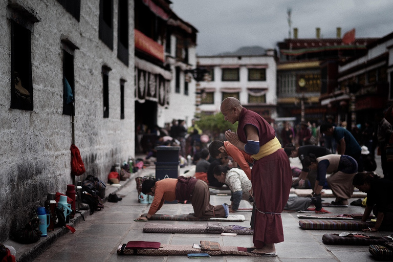 Kathmandu: 10-Day Lhasa and Tibetan Plateau Tour with Guide
