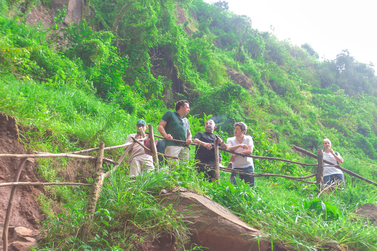 Moshi: wodospady Marangu, jaskinie Chagga i wycieczka po wiosce