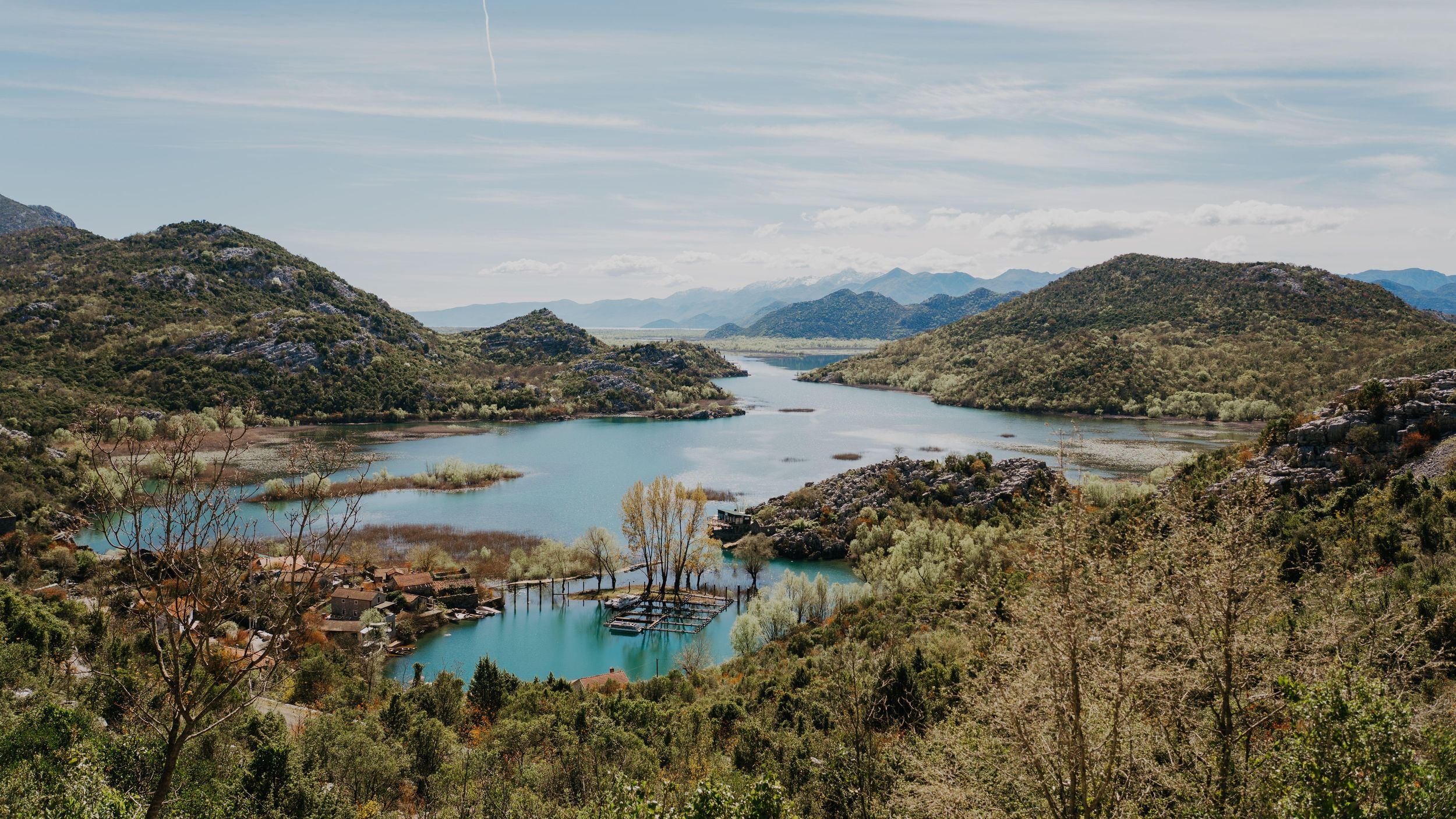Tagestour zu versteckten Dörfern am Skutarisee & nach Karuč