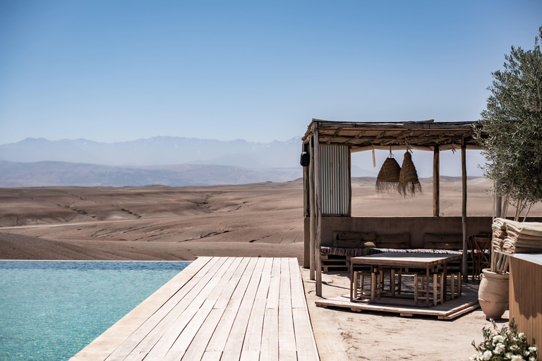 Marrakech: Agafay Desert Inara Camp Passe de um dia na piscina com almoço