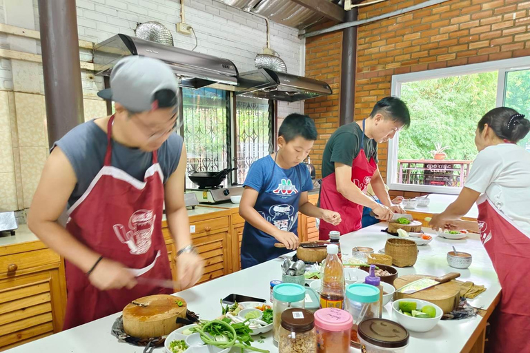 Chiang Mai: Morning Cooking Class with Market Visit