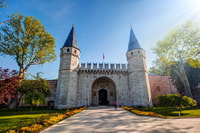 Topkapi Palace Guided Tour and Skip The Ticket Line - Housity