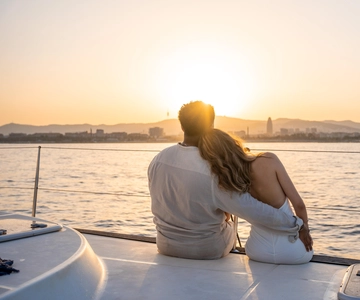 Barcelona: Sunset Catamaran Cruise with Wine and Tapa