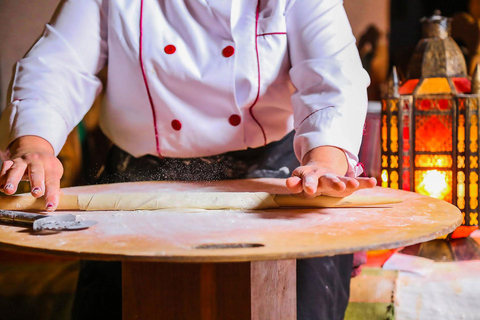 دورة طبخ أذربيجانية وجولة في المدينة القديمة والغداء