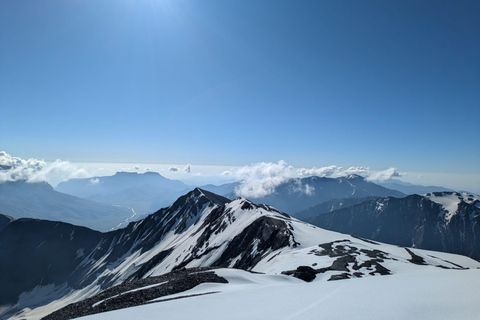Baku: 7-Day Bazarduzu Peak Trekking Tour with Guide