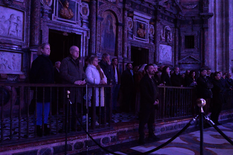 Seville: Cathedral of Seville Guided Night Tour & Light Show