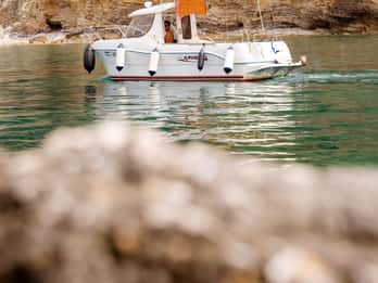 Baie de Budva : Tour en bateau avec plongée en apnée et visite touristique