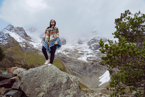 Cusco: Humantay Lagoon with Breakfast and Buffet Lunch