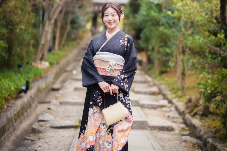 Kyoto: Noleggio di kimono e tour guidato con guida locale