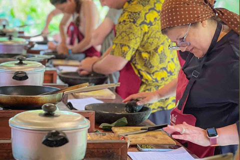 Ubud: Balinese Cooking Class 10Dish and Market with Tranfers