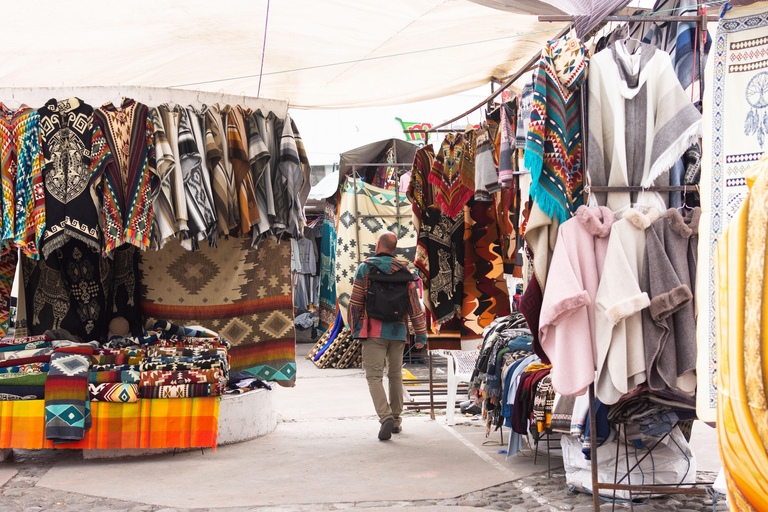 Vanuit Quito: Otavalo-Ponchos Plein-Peguche Waterval-MuseumRondreis Otavalo