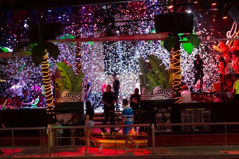 كانكون: ليلة واحدة في أسطح حصرية ونوادي المكسيككانكون: ليلة واحدة في أسطح ونوادي حصرية في المكسيك