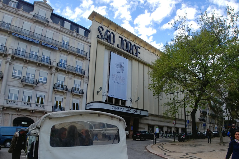 Lisbon Iconic Highlights in 2H00 : Private Tuk-Tuk Tour