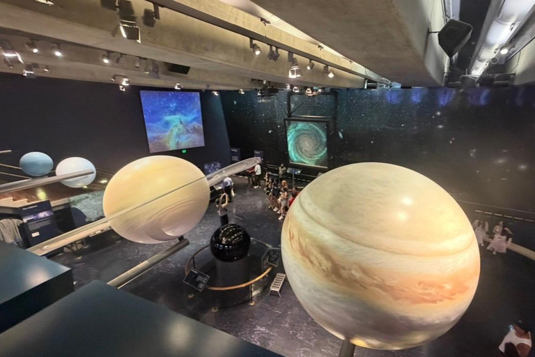 Los Angeles: Private Hollywood & Downtown Sightseeing Tour with a Local Extended (5.5 hours) + Griffith Observatory.