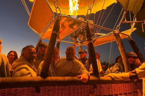 Marrakech: Royal Breakfast with Hot Air Balloons view
