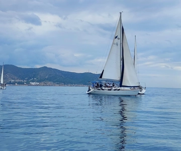 Sailing Tour With Open Bar of Drinks and Tapas