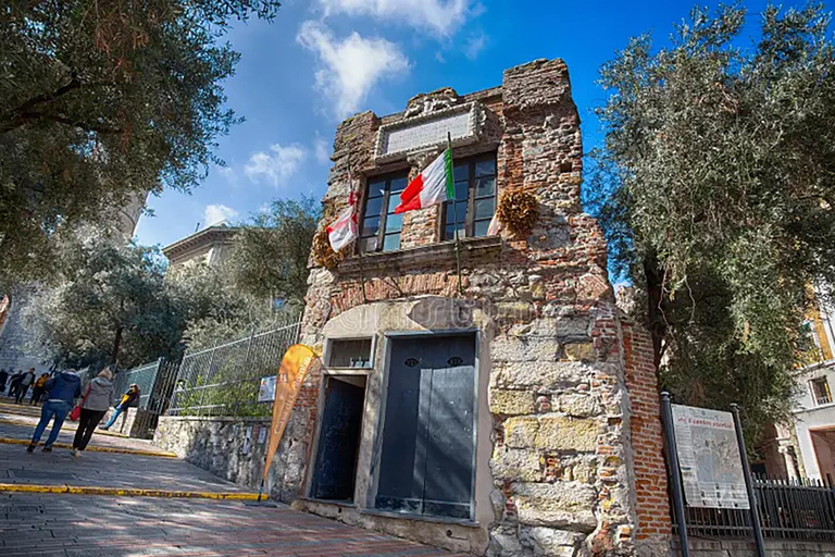 Genoa: Medieval Music Walking Tour with E-Book