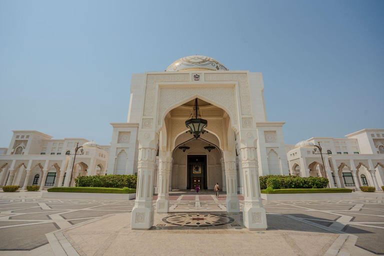 Abu Dhabi Elite Day-trip: Sheikh Zayed Mosque & Royal Palace Small Group Mercedes Sprinter in German
