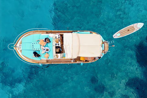 Golfe-Juan: Discover the Zafiro, a historic boat of the French Riviera