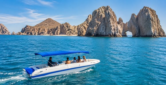 Cabo Yacht Tour – Arch, Pelican Rock, Snorkeling & Landmarks