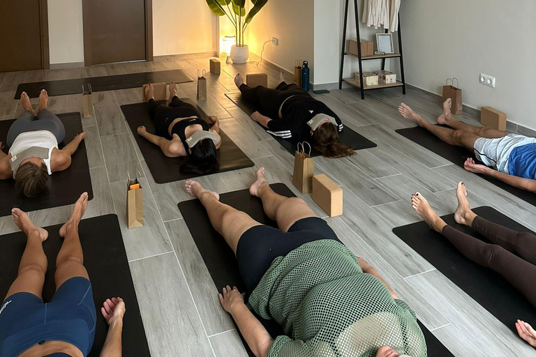 Jávea: Candlelit Restorative Yoga & Meditation (In English)