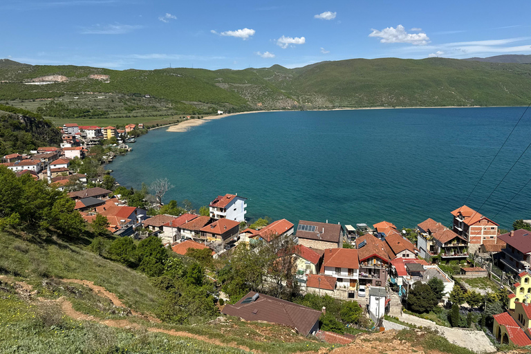 Desde Tirana/Durres: Korca, Voskopoja, Pogradec,Lin Excursión de un día