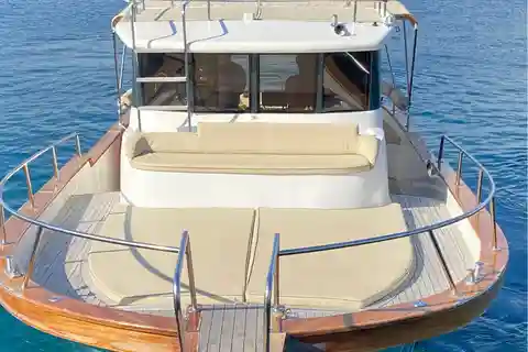 Island of Ischia: private full day boat tour on Cilento 12m