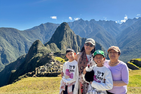 CUSCO: SIGHTSEEING TOUR TO MACHU PICCHU FROM CUSCO BY PANORAMIC TRAIN Cusco: Andean Wedding and Excursion to the Maras Salt Mines